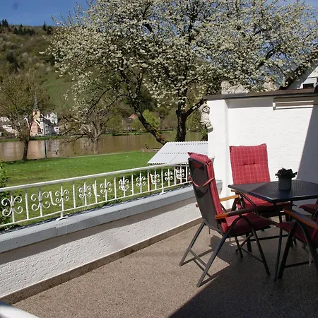 Moselblick - Ferienwohnung An Der Uferpromenade Bullay Exterior photo